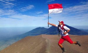 10 Rekomendasi Gunung Di Daerah Padang Yang Indah Dan Penuh