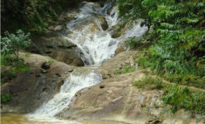 10 Gambar Air Terjun Pinang Seribu Balikpapan, Lokasi Alamat, Jam