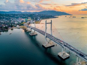 Menengok Megahnya Jembatan Merah Putih, Spot Foto Kece Di Ambon