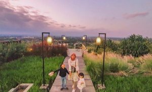 Abhayagiri: Restoran Romantis Diatas Bukit, Lihat Pesona Kecantikan Dan Harga