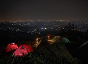 Indahnya View Di Bukit Alesano, Pas Buat Camping Dan Sunset