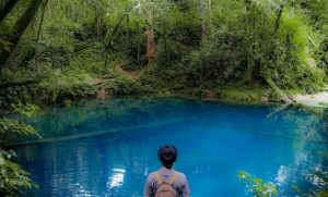 10 Referensi Wisata Alam Danau Di Negara Indonesia Yang Keindahannya