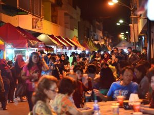 Kampung Pecinan Semarang Dan Kuliner Pasar Semawis