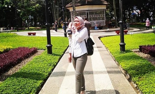 Taman balai kota bandung kolam renang harga tiket lokasi jalan menuju ada apa di wikipedia malam hari 2023 buka jam berapa dimana sungai labirin jawa barat air angkot saja 40117 indonesia gembok cinta dewi sartika daerah parkir fungsi masuk rute ke merpati pintu no telepon wisata