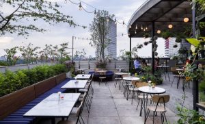 10 Daftar Pilihan Tempat Nongkrong Sambil Dengerin Live Music Di