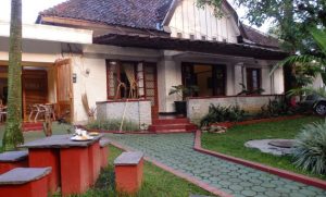10 Rekomendasi Guest House Murah Di Bandung Mulai Rp.144.992 Penginapan