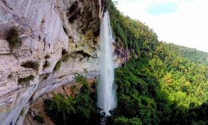 6 Daftar Pilihan Air Terjun Daerah Riau Yang Indah Dan
