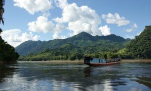 5 Rekomendasi Wisata Danau Dan Sungai Bak Surga Yang Wajib