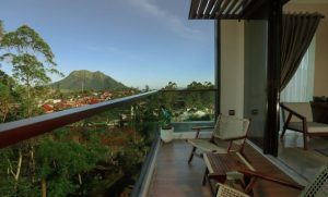 Sunsetfalls Gardens Resort, Penginapan Mewah Yang Dikelilingi 7 Gunung Dengan